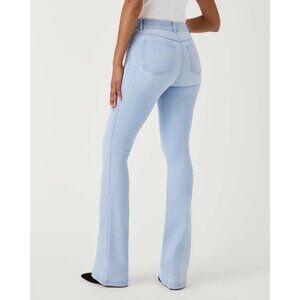 EUC Spanx High Rise Pull-On Flared Jeans Retro Light Wash stretch L 35 inseam